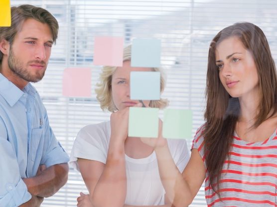 Przykłady skutecznej współpracy z prelegentami na konferencjach naukowych i branżowych